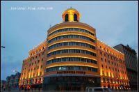 秋高气爽，“伊”车走边城