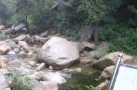 幽谷神潭雨中游